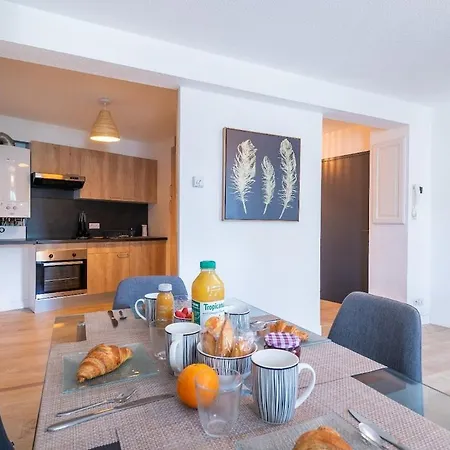Le Petit Nid En Haut, En Duplex 아파트 리모주