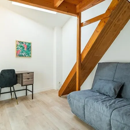 아파트 Le Petit Nid En Haut, En Duplex 리모주