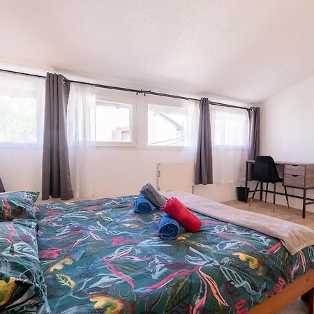 Le Petit Nid En Haut, En Duplex 아파트 리모주