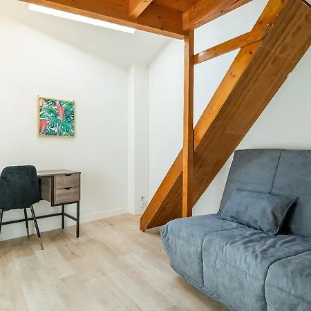 아파트 Le Petit Nid En Haut, En Duplex 리모주